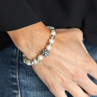 Twinkling Timelessness - White