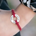 Bracciale semirigido in argento dorato con zirconi – Simmi Gioiellerie