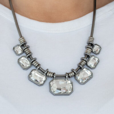 Urban Extravagance - Black